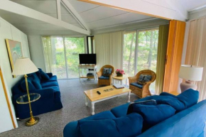 Unit 8 - Treetop 2 Bedroom Villa